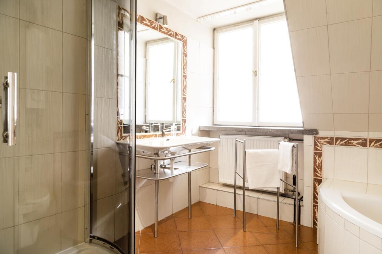 2 Bedroom Apartment, Heart Of Krakow Tomasza St Esterno foto